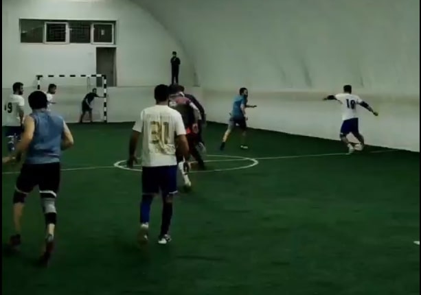 В футбол любят играть и мигранты