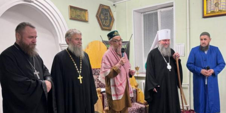 Митрополит Русской Православной Церкви  принял участие в ифтаре  с уральскими мусульманами