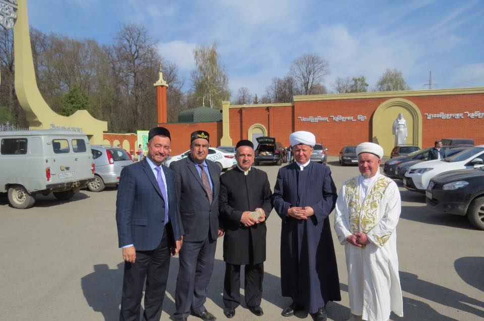 Альбир хазрат Крганов вместе с другими муфтиями почтили память мусульманских наставников на Ново-Татарском кладбище 