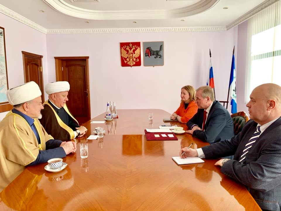 THE HEAD OF SPIRITUAL ASSEMBLY OF MUSLIMS OF RUSSIA MET THE GOVERNOR OF THE IRKUTSK OBLAST