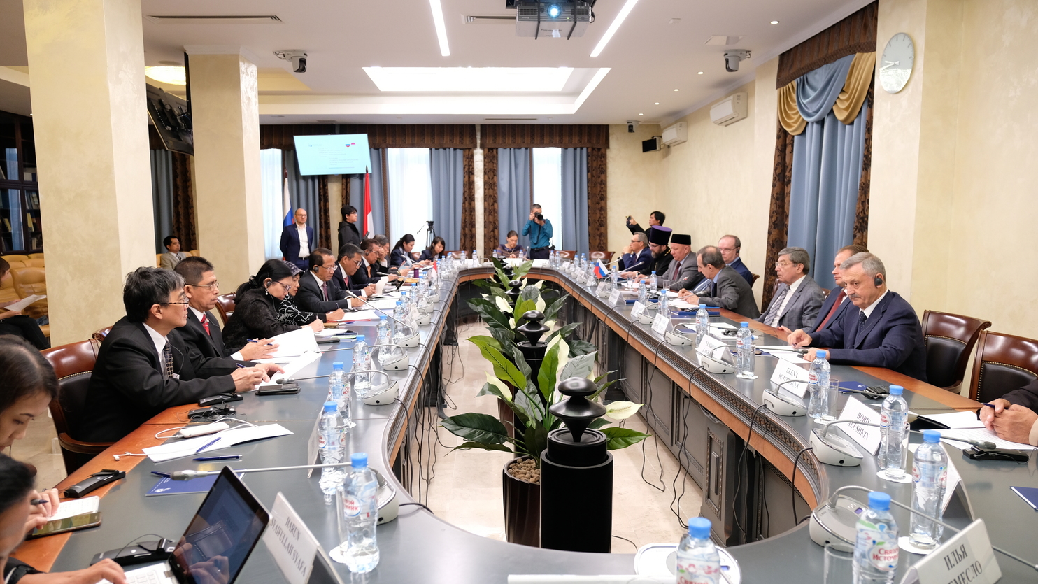 Round table within the framework of the second Indonesia-Russian inter-confessional and cross-media dialogue held in the civic chamber