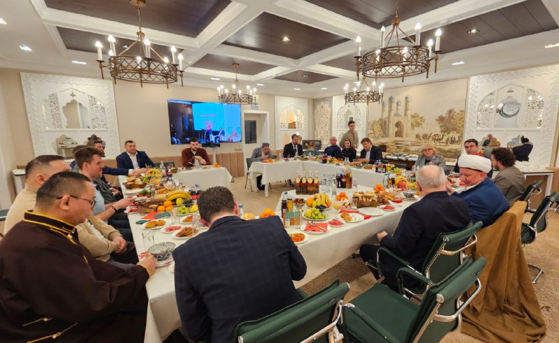 Межрелигиозный ифтар прошел в Московском муфтияте