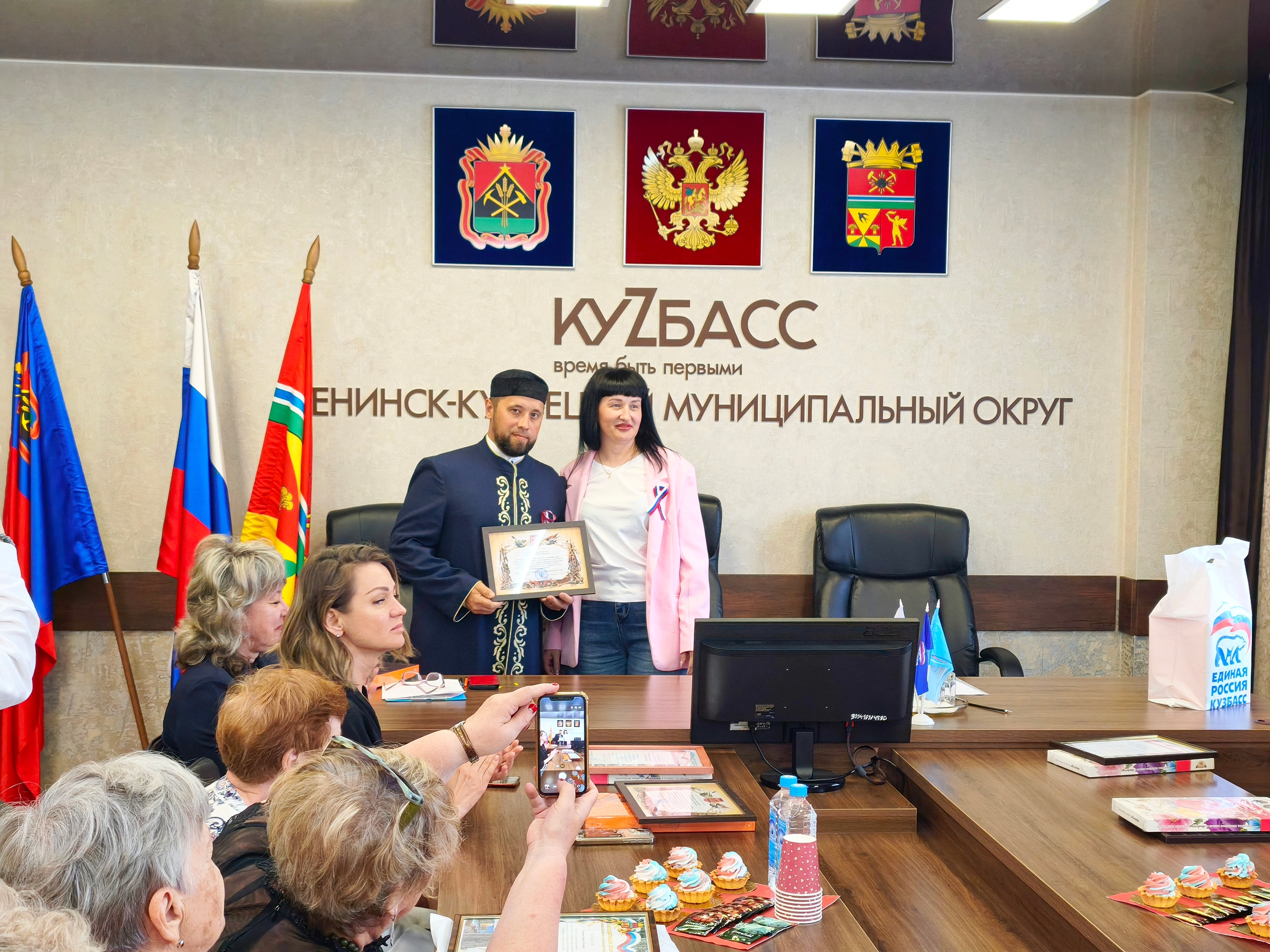 Представителю ДУМ Кузбасса вручено благодарственное письмо за оказанную гуманитарную помощь в условиях проведения СВО