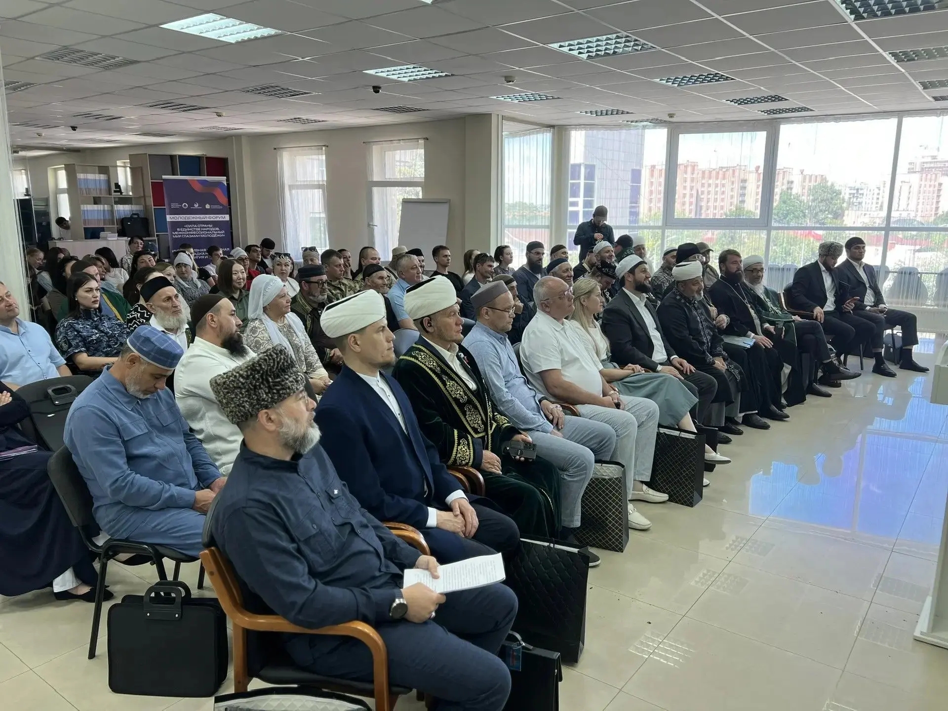 Представители ДСМР приняли участие в Молодежном форуме в ЛНР
