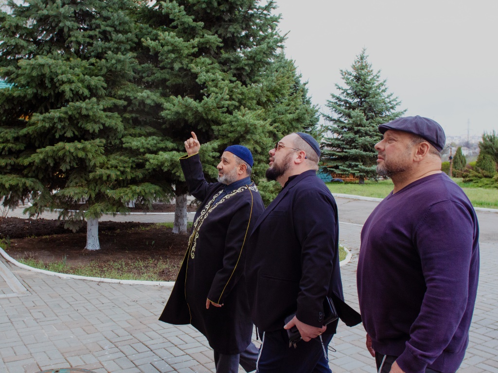 Луганскую Соборную мечеть посетила делегация местной еврейской общины