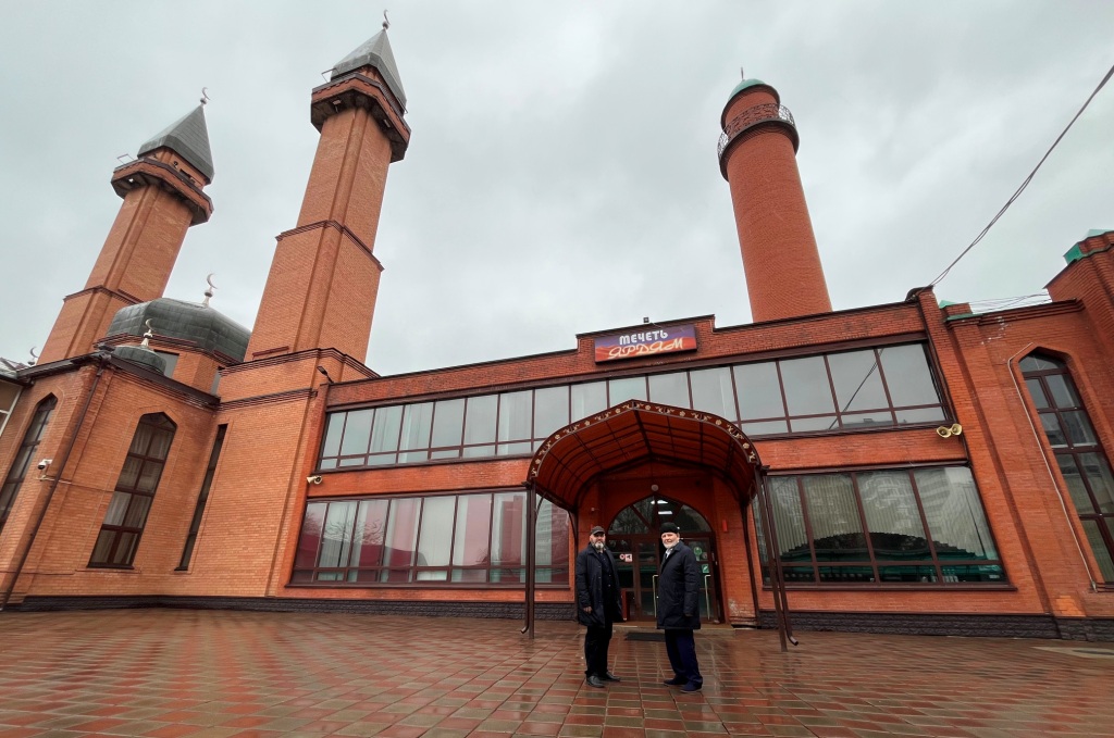 Муфтий Сибири Зулькарнай хазрат Шакирзянов посетил мечеть «Ярдям» в Москве