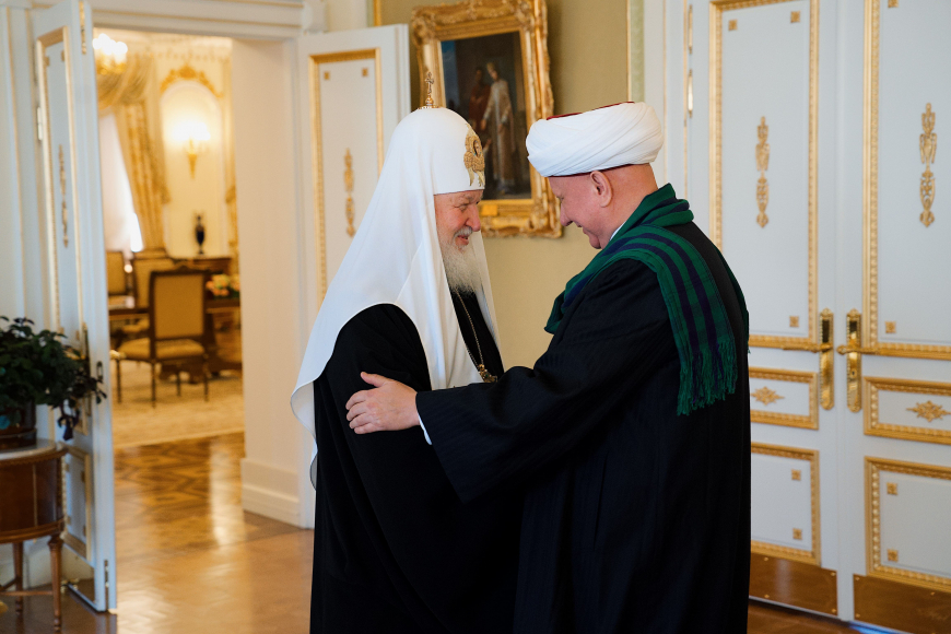 Муфтий Альбир хазрат Крганов поздравил Патриарха Московского и всея Руси Кирилла и всех православных россиян с Пасхой