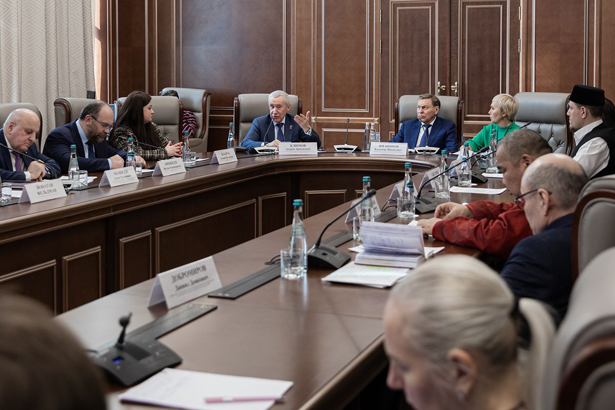 Представители ДСМР приняли участие в круглом столе о ценностном пространстве Большой Евразии