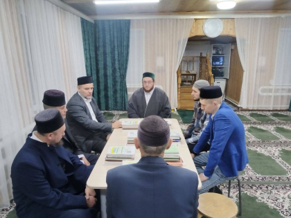 На районном собрании имамов обсуждены вопросы работы с молодежью и укрепления института семьи