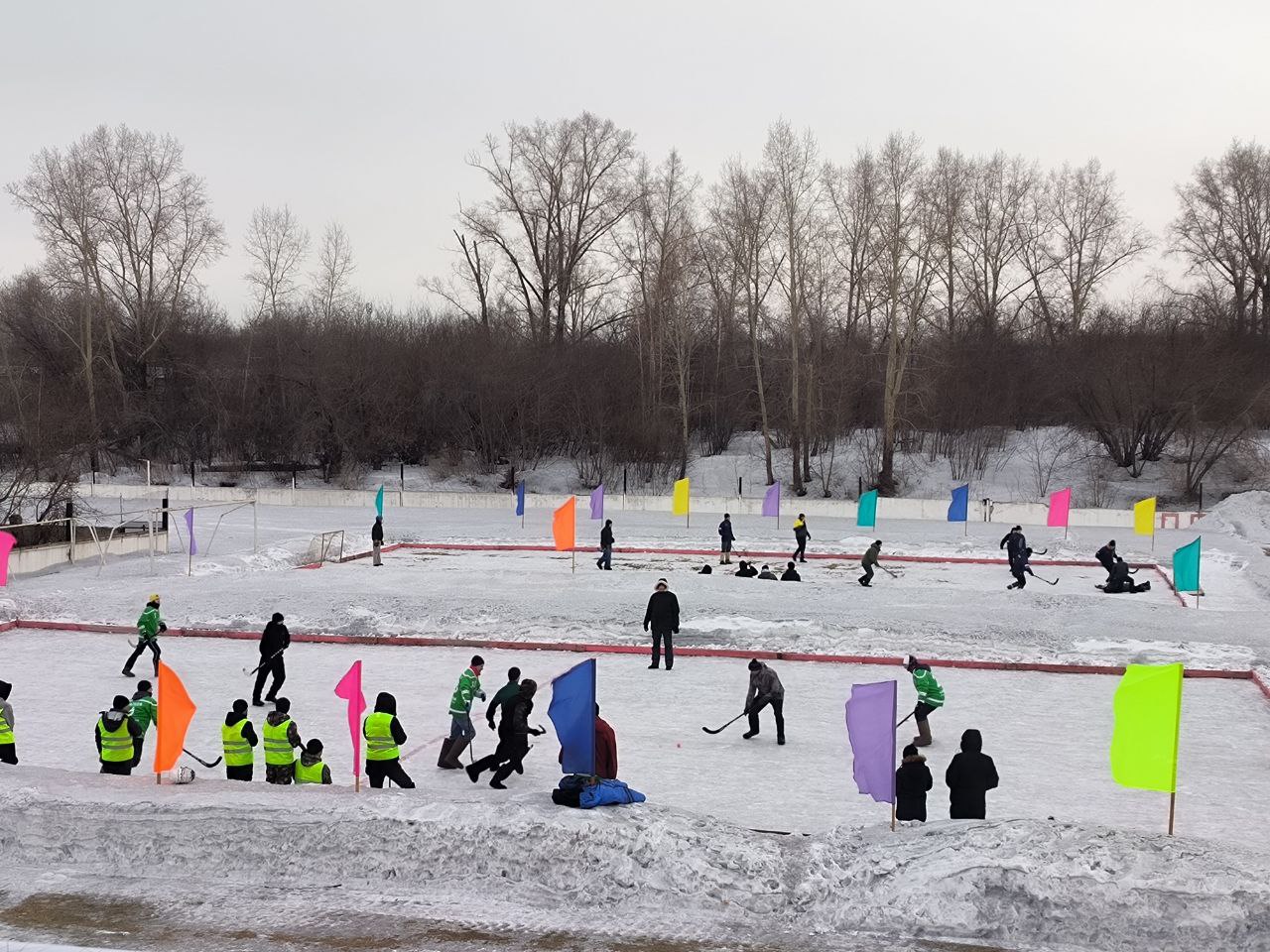 ДУМ Кузбасса организовало среди мечетей традиционный турнир по хоккею в валенках