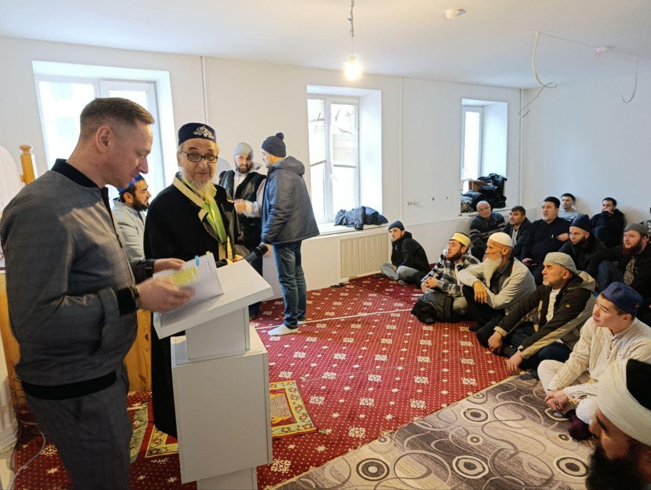 В мечети Екатеринбурга для мигрантов организовали адаптационный курс