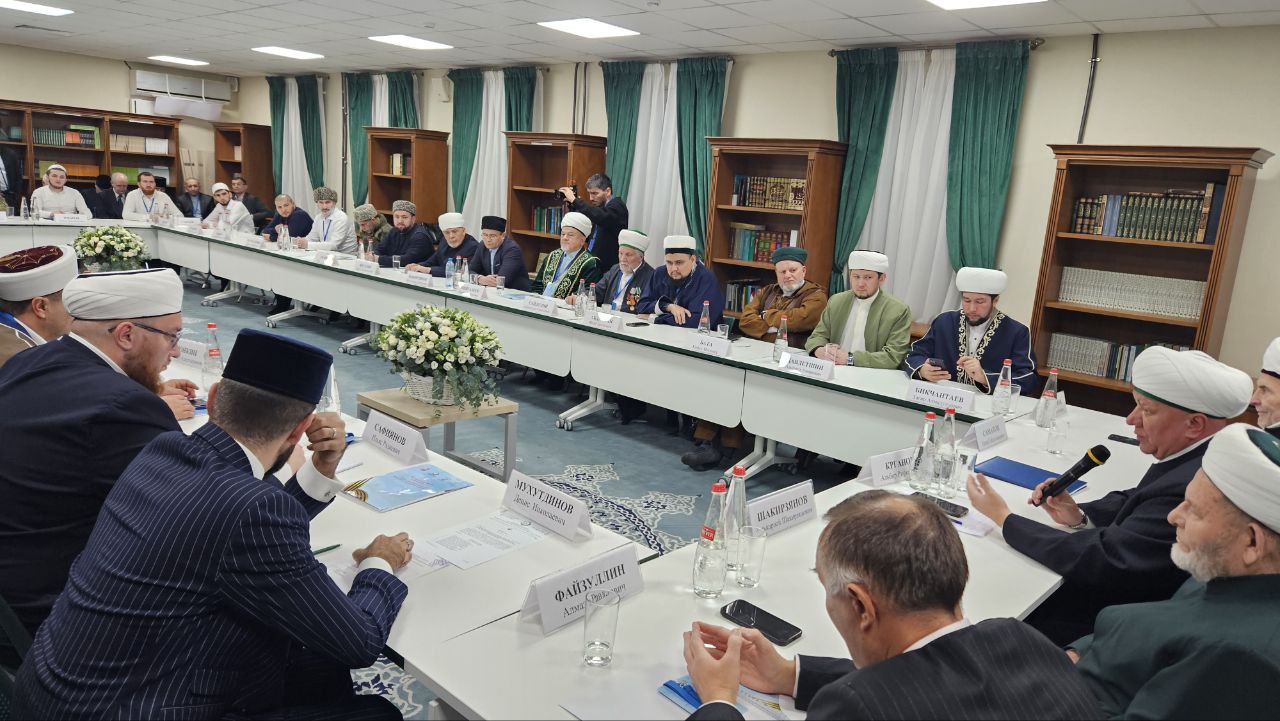 رئاسة الجمعية الدينية لمسلمي روسيا تُلخّص الأعمال التي قامت بها  في إطار عام المدافع عن الوطن والذكرى الثمانين للنصر في الحرب الوطنية العظمى