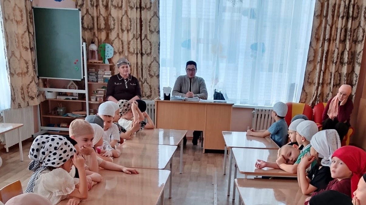 Урок нравственности и этикета: встреча представителей медресе «Гулистан» с воспитанниками детского сада