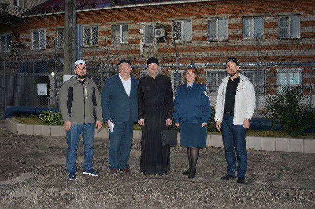 Призыв к вере, добру и справедливости в рамках закона