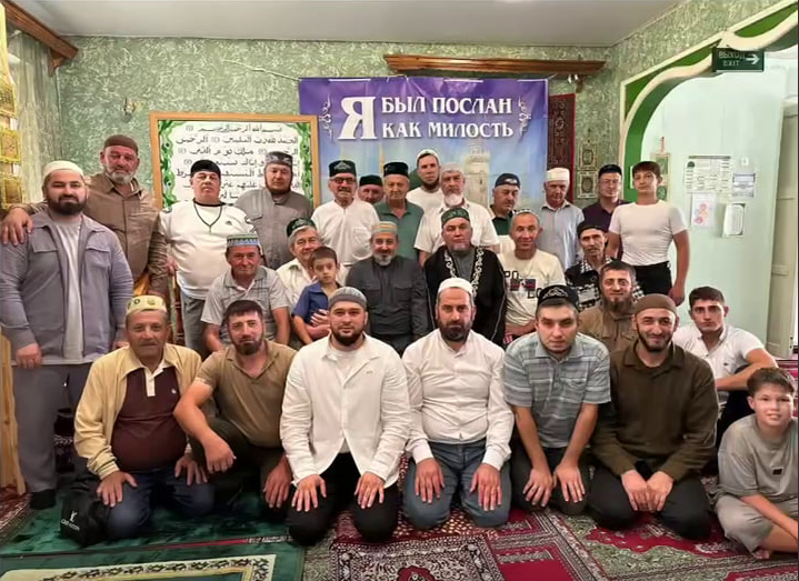 Пусть Аллах примет эти деяния и дарует всем мир, безопасность и единство