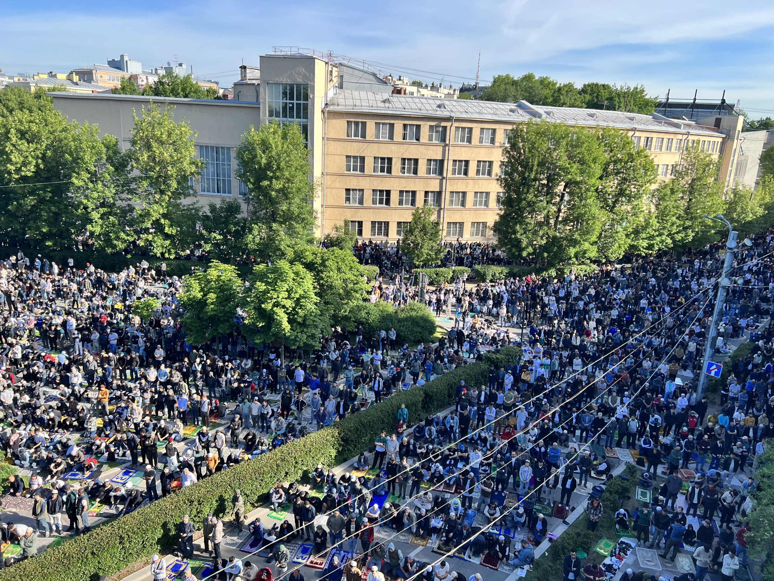 Более 250 тысяч мусульман встретили Курбан-Байрам в Санкт-Петербурге