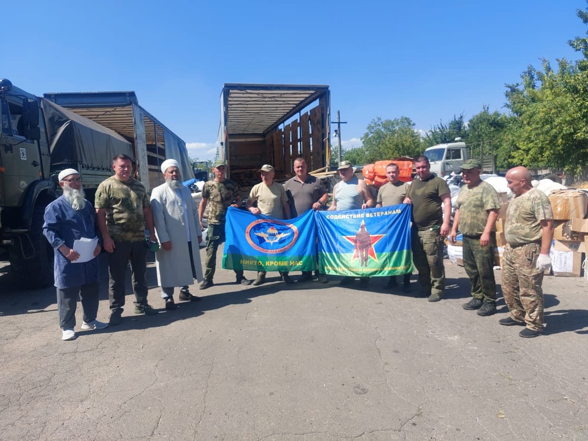 Мусульмане Урала наградили медалями муфтията российских военных 