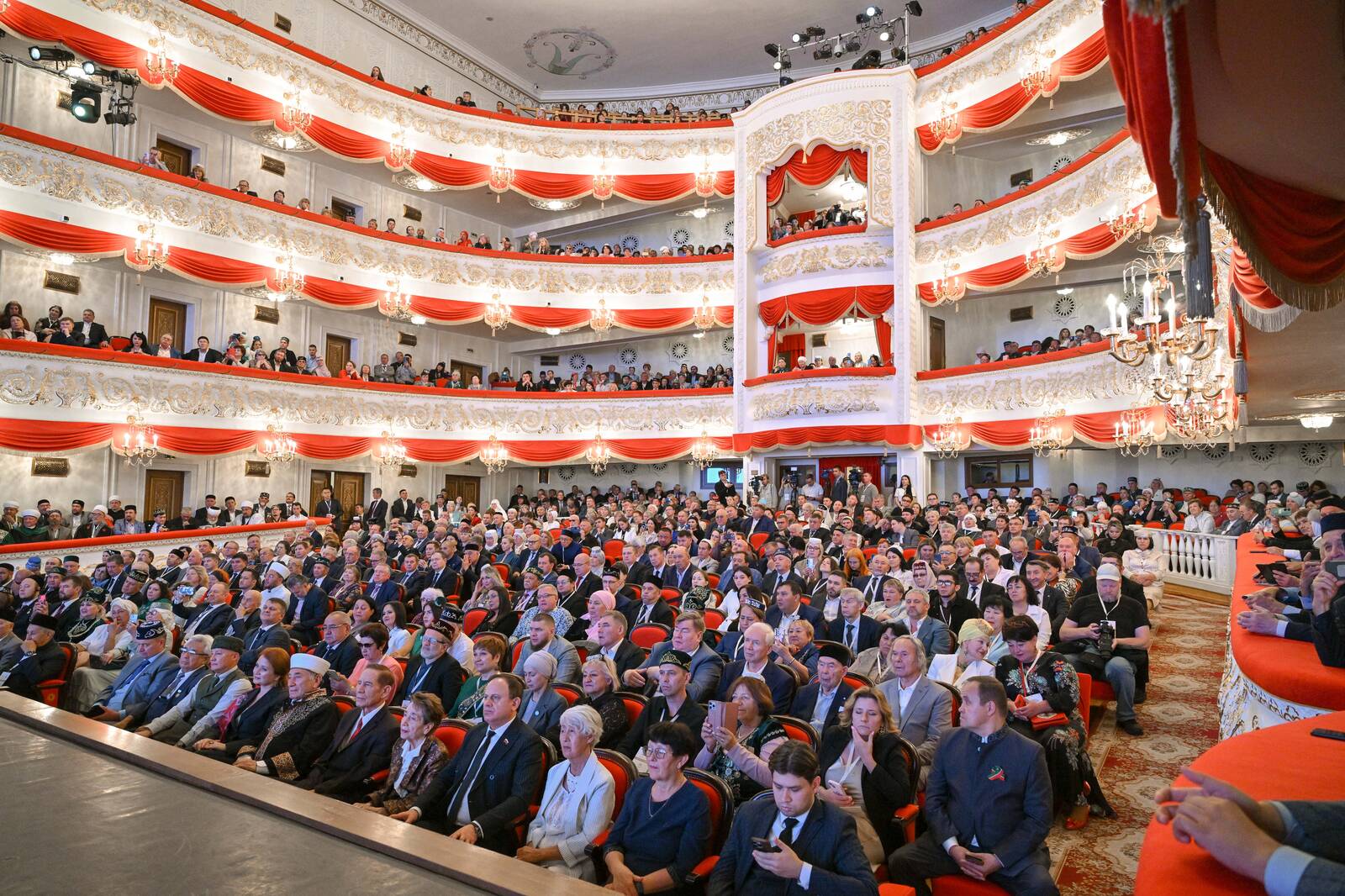 Глава ДСМР принимает участие в пленарном заседании «Милләт җыены» в Казани