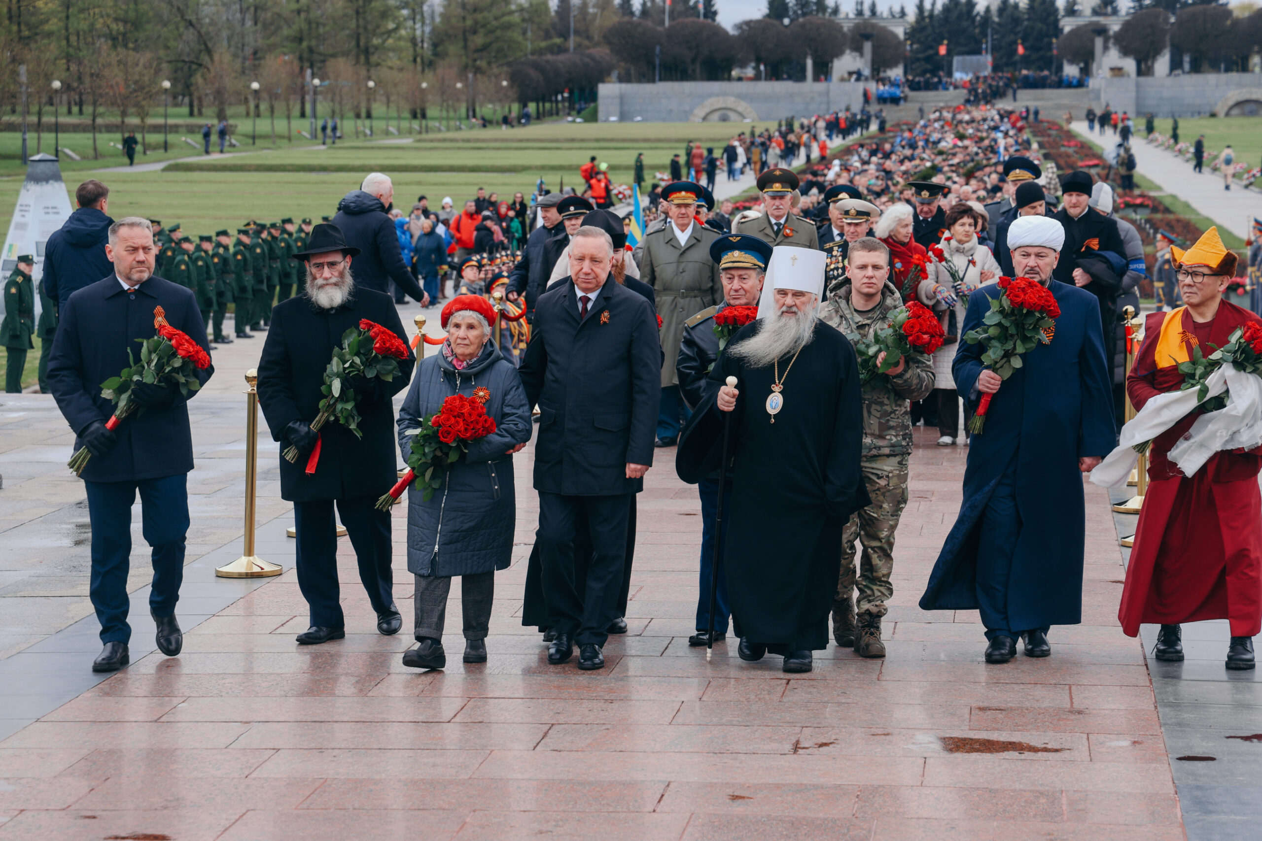 Торжественно-траурная церемония, посвященная 80-й годовщине Великой Победы прошла на Пискарёвском мемориальном кладбище