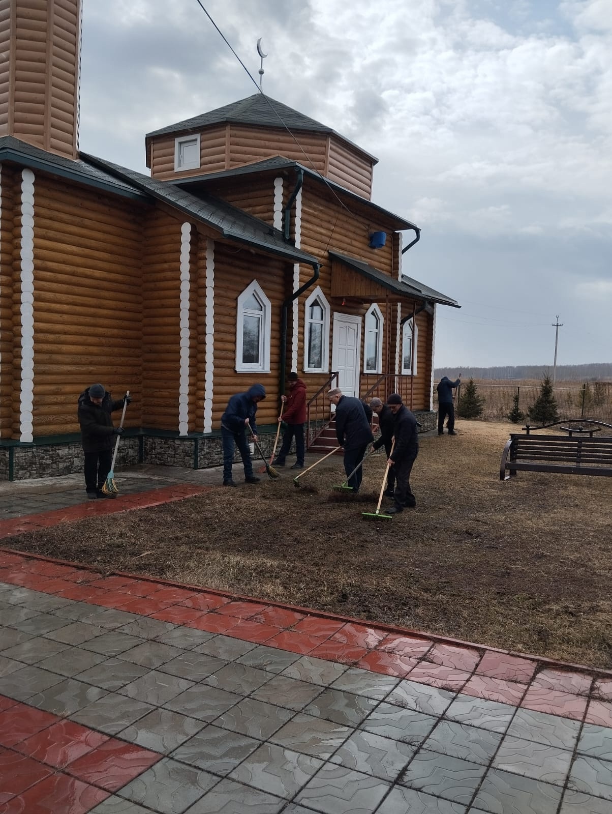 Труд объединяет людей всех религий