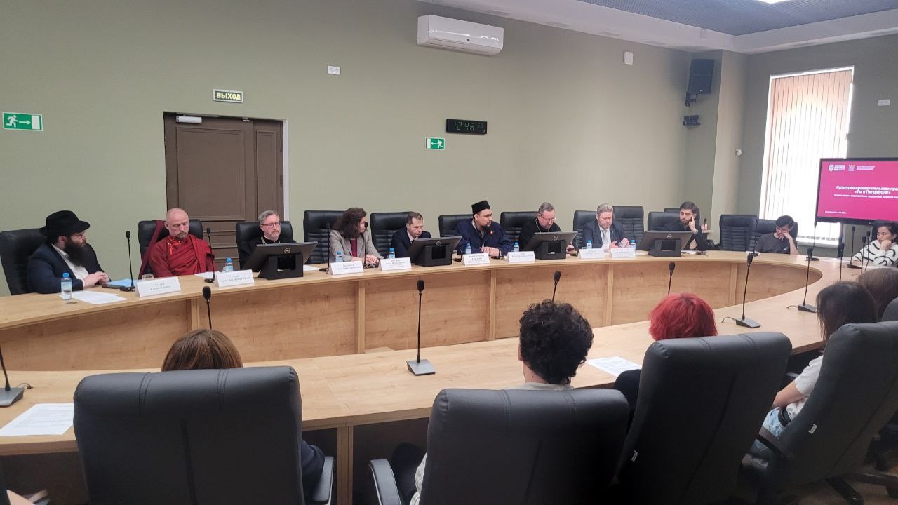 Представители мусульман Санкт-Петербурга  встретились с иностранными студентами 