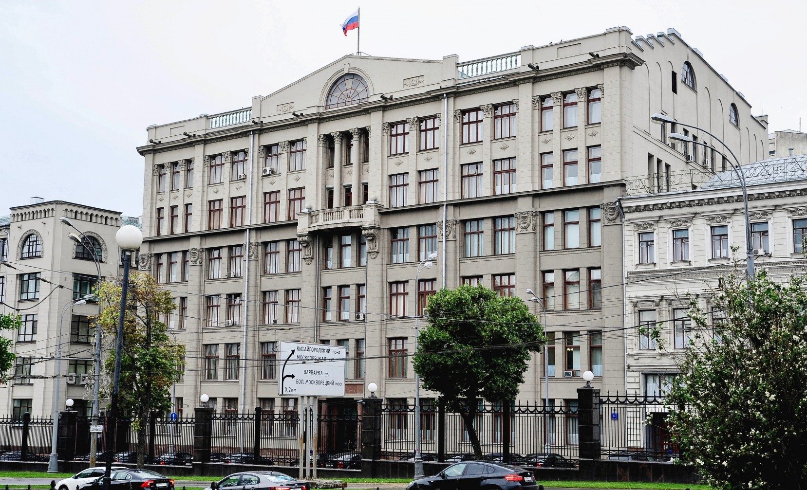 Развитие межрелигиозного диалога и укрепление российской идентичности 