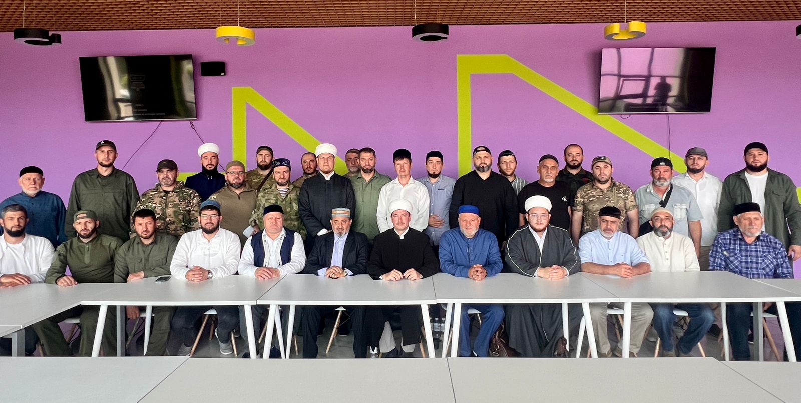 Важность вклада религиозных деятелей в защиту Отечества обсудили на круглом столе в ЛНР