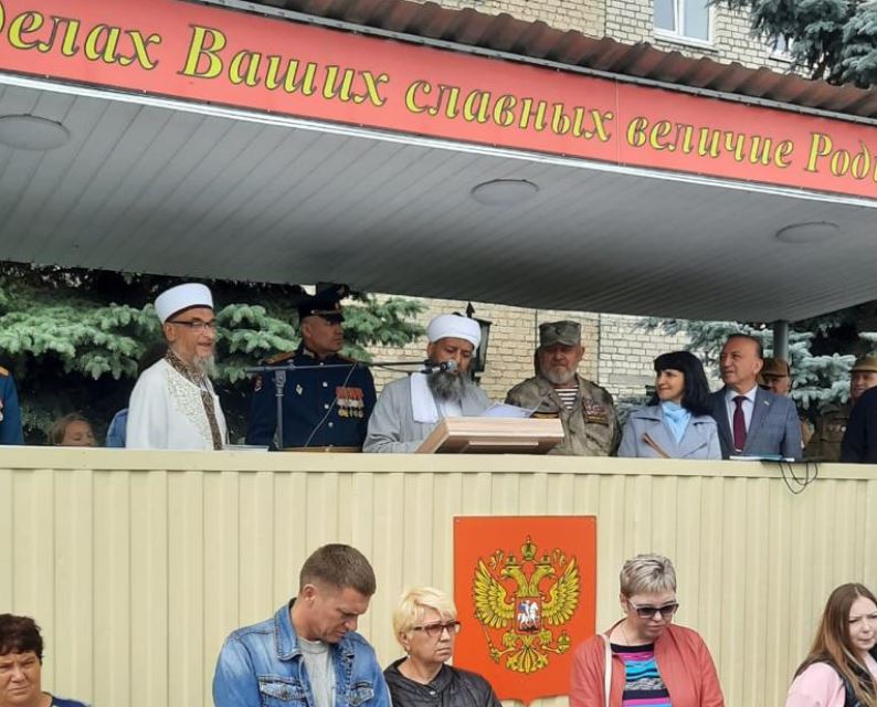 В Екатеринбурге Генконсул Таджикистана и муфтий приняли участие в церемонии принятия воинской присяги