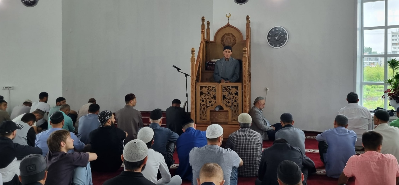 Имам-хатыб мечети города Мариинск выступил с пятничной проповедью в мечети «Мунира» 