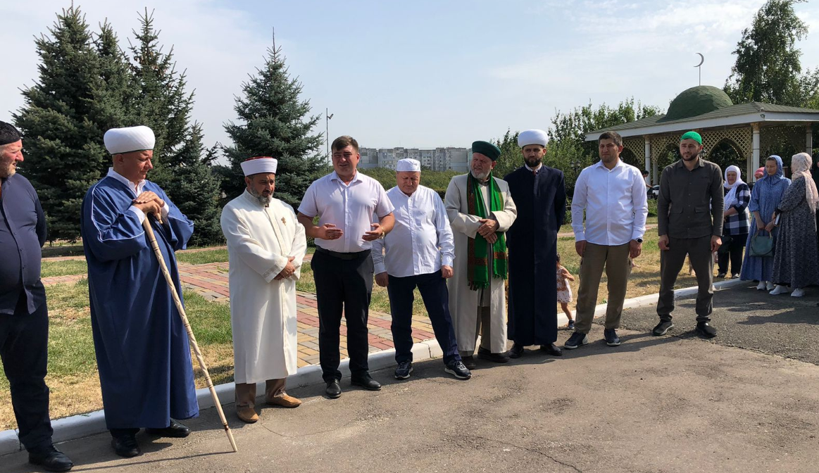 В Луганской Народной Республике заложили камень будущего медресе имени Героя России Нурмагомеда Гаджимагомедова