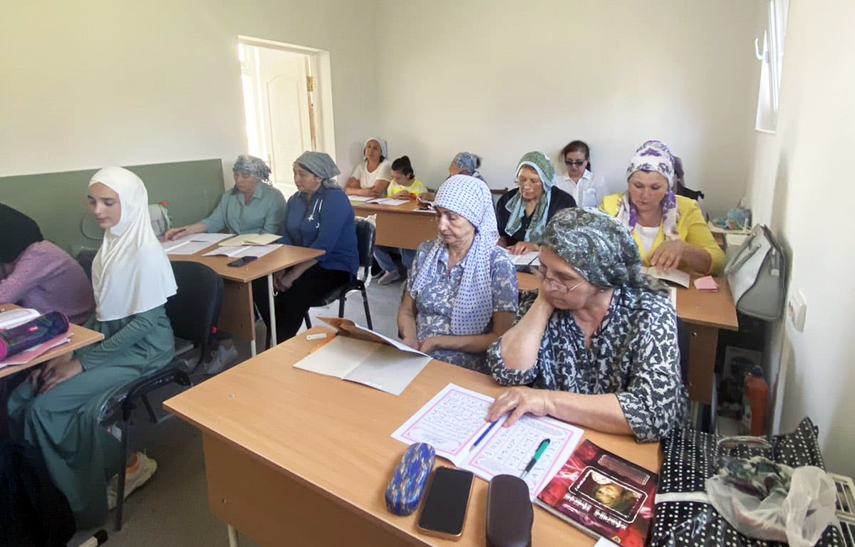 В Акмечети открылись курсы основ Ислама для женщин и детей