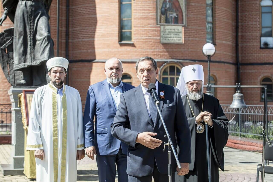 Десять лет в дружбе и сотрудничестве