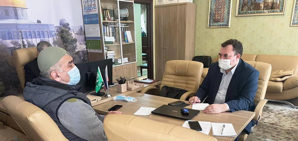 В ДСМР организовали встречу трудовых мигрантов с членом СПЧ А.Бродом