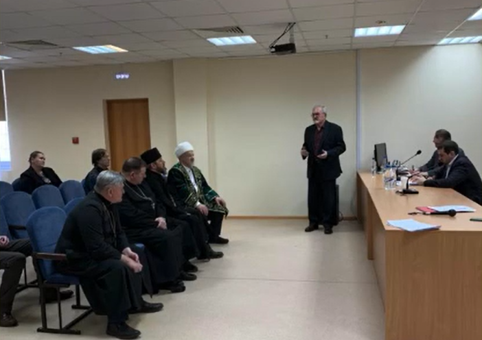 Почтительное отношение к умершим предкам является показателем нравственности общества
