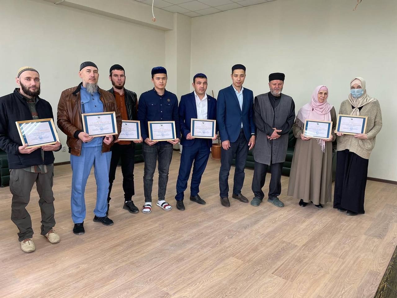 В ЦДУМ Волгоградской области прошло вручение сертификатов о повышении квалификации имамов