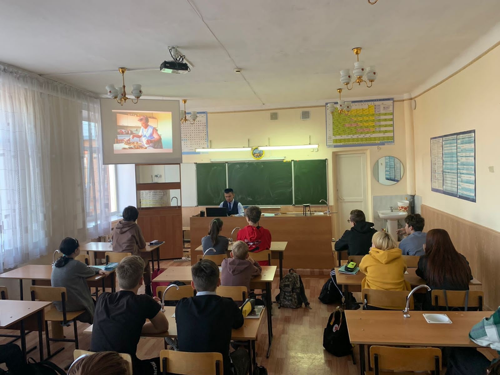 Уважение к старшему поколению воспитывается с детства