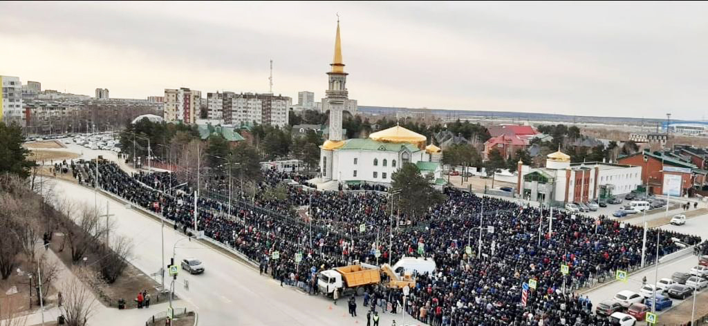 Ураза - Байрам в центральной мечети Сургута 