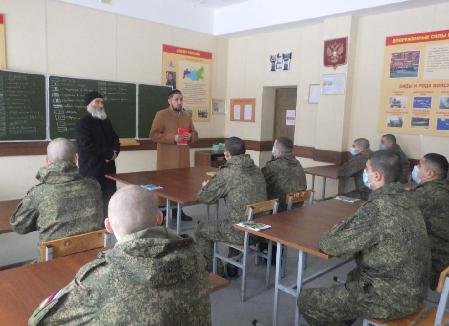 Имамы рассказали военнослужащим о ценности и смысле жизни