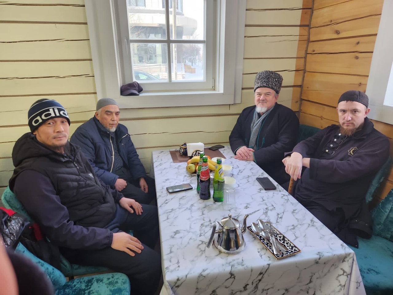 Халяль кафе объединило мигрантов
