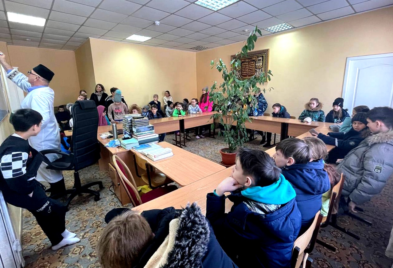 Школьники Новокузнецка хорошо знают, как заходить в мечеть
