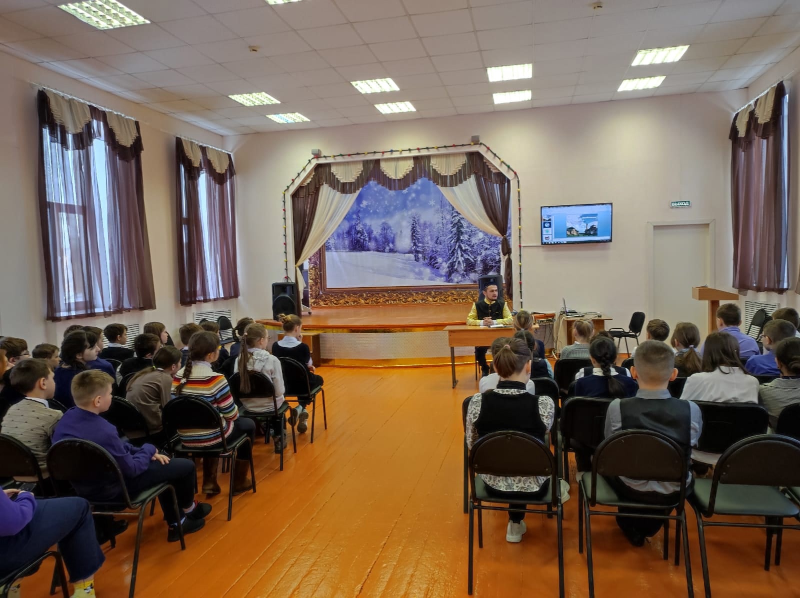 В мечети ДУМ Кузбасса провели очередную экскурсию для школьников