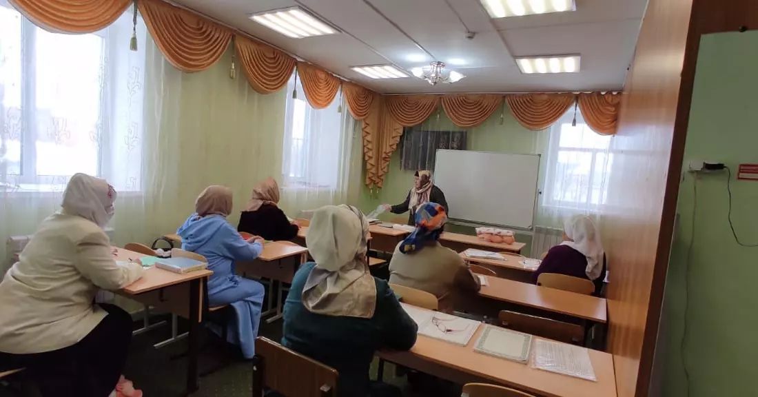 В медресе 