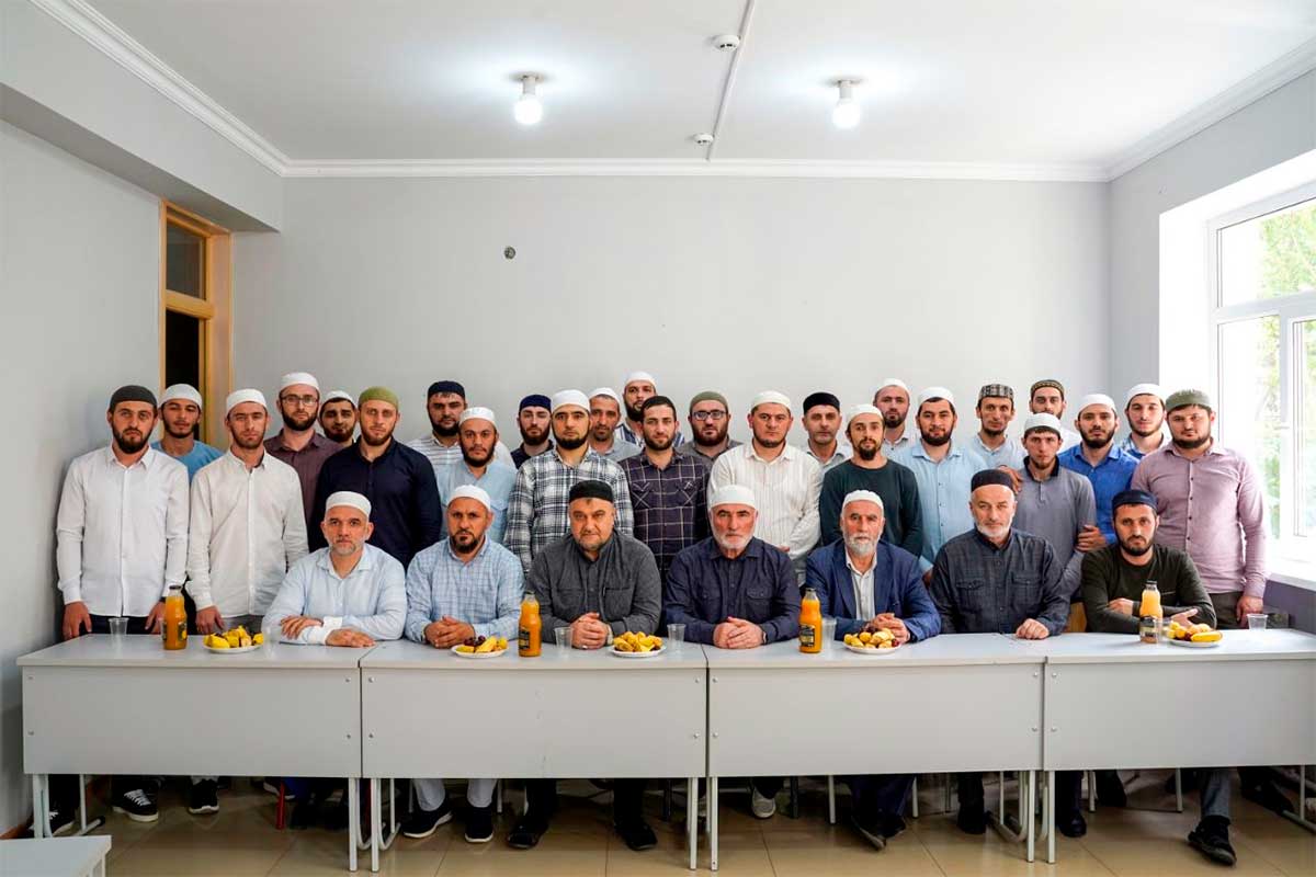 В Махачкале прошел выпуск магистрантов