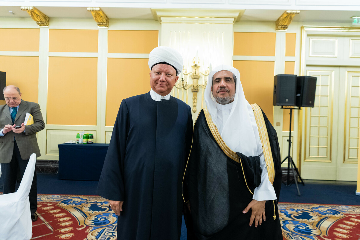 رئيس الجمعية الدينية لمسلمي روسيا شرك في حفل منح لمعهد الاستشراق الروسي شهادة الدكتوراه الفخرية للأمين العام لرابطة العالم الإسلامي  
