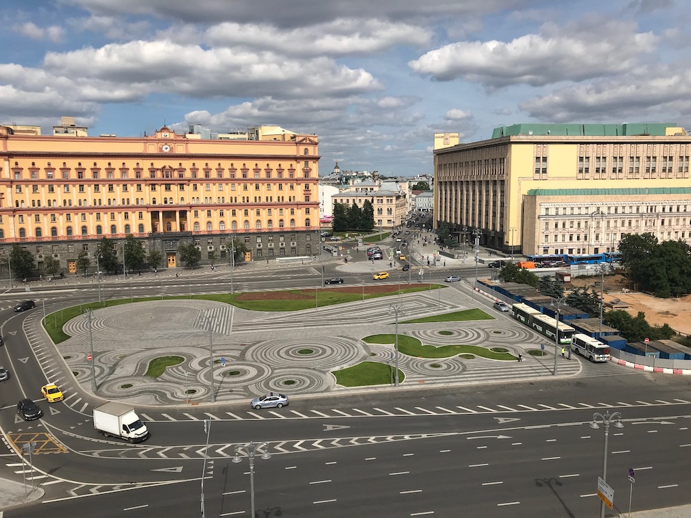 Мусульмане предложили поставить на Лубянке памятник врачам или учителям